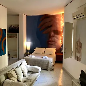 Apartment Artroom Garden Italy